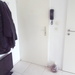 vollmöbliertes kleines Zimmer von offenem Paar - Bild 4