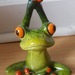 Yoga Frosch sitzend wie neu - Bild 1
