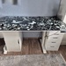 Höhenverstellbarer Schreibtisch mit Glasplatte - Bild 1